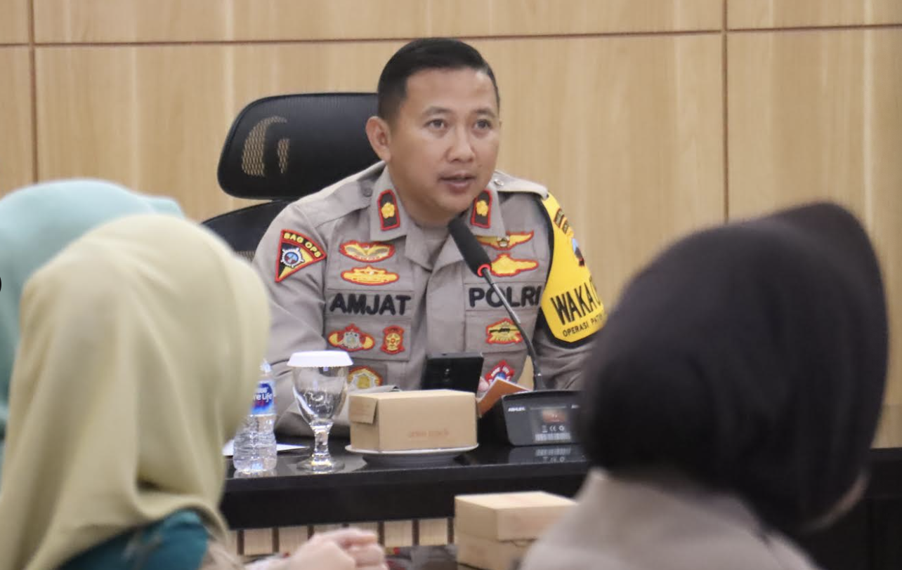 Polres Purbalingga Gelar Latkatpuan Etika Komunikasi Pelayanan Publik